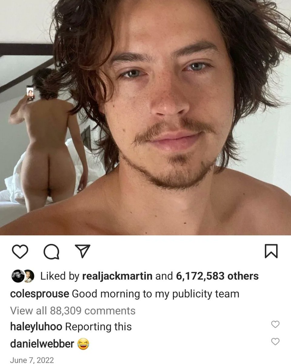 dusvive's tweet photo. Obcecados por Cole Sprouse: o novo namorado da Lili Reinhart não só tem semelhanças com Cole como também é fã dele, Jack está namorando ela para saber mais sobre o fav 😂😂😂 https://t.co/kYGZHNP21d