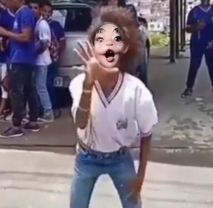 saimttt's tweet photo. @mulherdexuxu @_ingu lindo mesmo eh a o mulherdexuxu que precisa usar uma foto do Patolino pra esconder a carranca https://t.co/qP3QLVYlNR