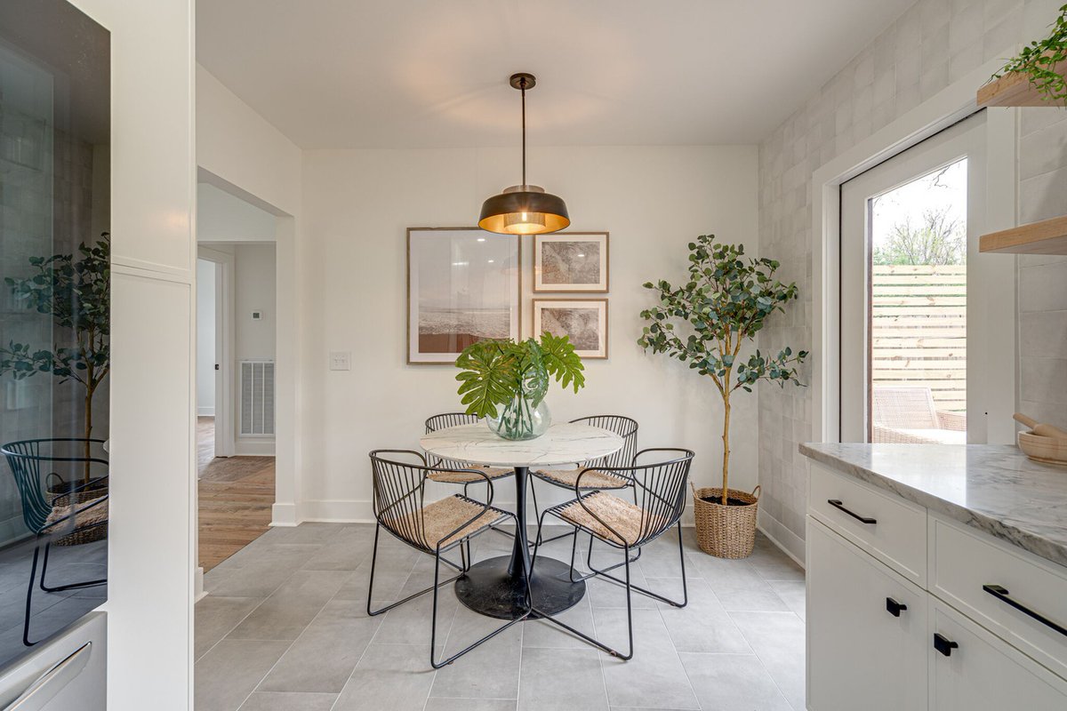 Tenn_Homes's tweet photo. Cute remodel in East Nashville!

📍 1216 Ardee Ave, Nashville, TN
🛏️ 2
🛁 2
🏠 1,282 sq.ft.
$525,000
MLS: 2504905
Listing courtesy of: Benchmark Realty, LLC
#homeforsale #tennessee #tennesseehomes #tnhomes #homesearch #Inglewood #davidsoncounty #nashville #metronashville #metro https://t.co/f6mHCHnGSh