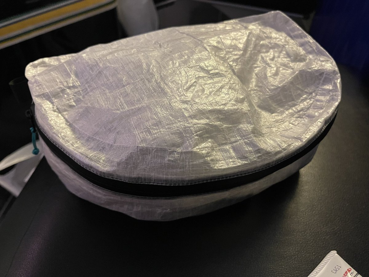 ku_ni's tweet image. 空港睡眠に登山道具が色々と役立ってる。
3時起きなのでそろそろ寝るか。

#omm
#ウルトラライト
#ultralight