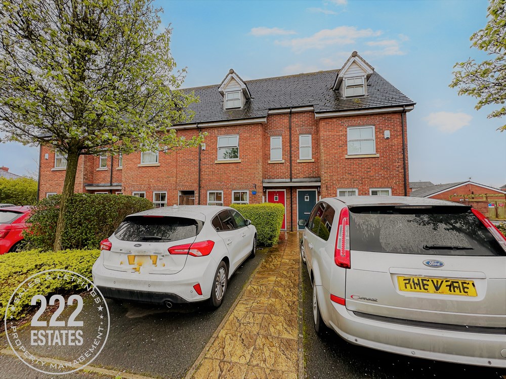 222Ltd's tweet photo. FOR SALE - Holywell Drive - £295,000 OIRO
Great Location - Walking distance to Town Centre, TOWN HOUSE, 4 BED, EN-SUITE, GREAT SIZE LIVING ROOM, UTILITY ROOM, Downstairs Wc, Off Road Driveway , Newly fitted Kitchen with built in appliances https://t.co/LgRlPtM5vn