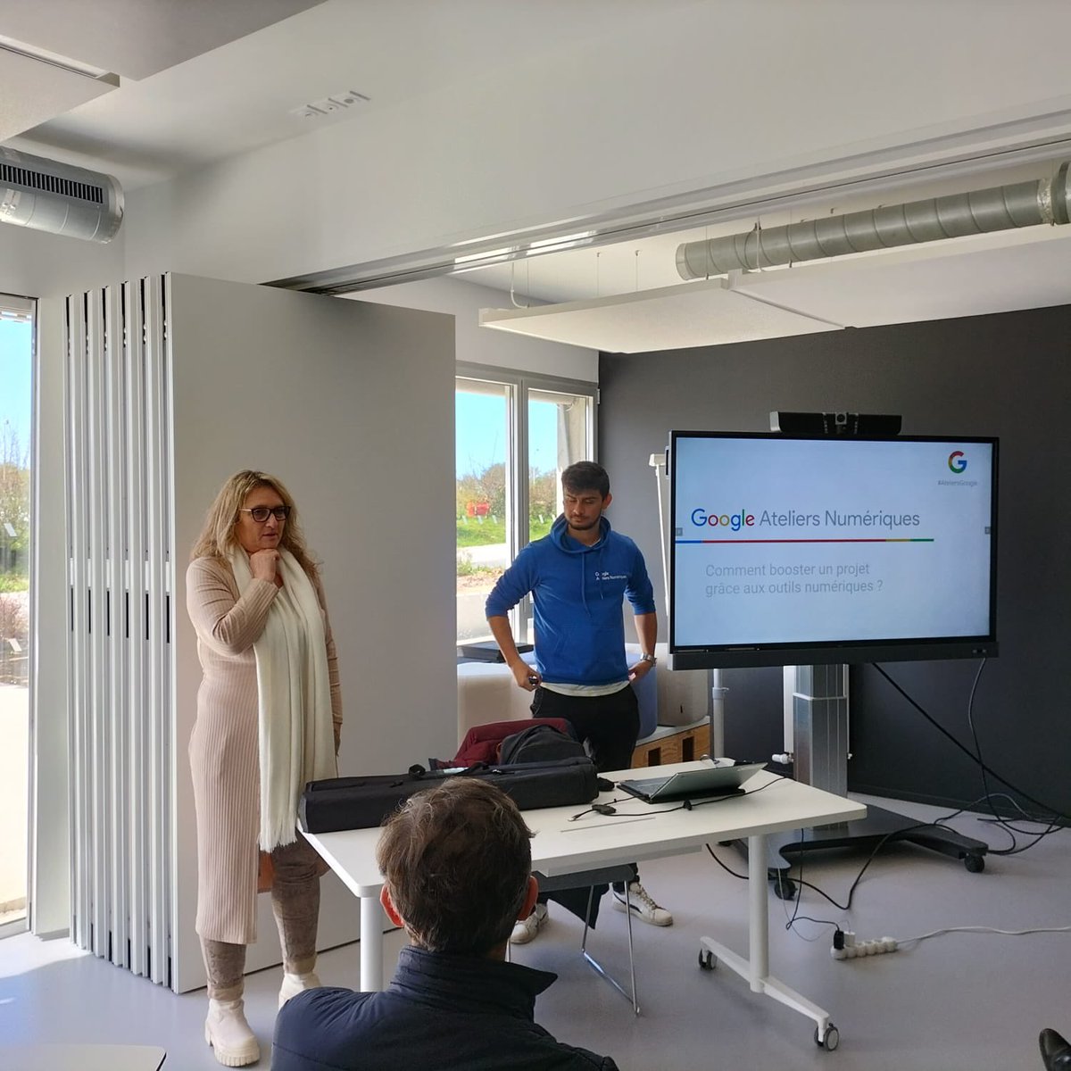 CorineGuignard's tweet photo. #Pornic Dernière étape du #googleateliersnumeriques Tour au #WiP #avecpoleemploi une belle collaboration 👏🏻👏🏻👏🏻 https://t.co/Lfva1WyNQj