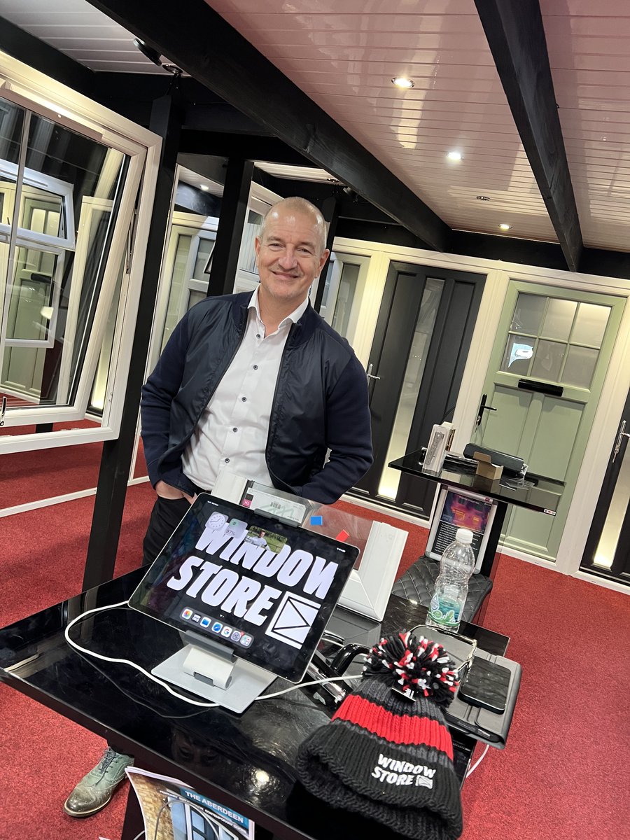 Window Store tweet media