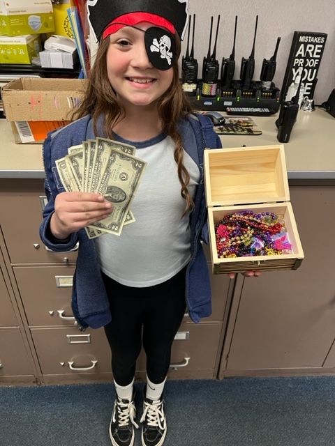 southrangederry's tweet photo. Congratulations to our first treasure chest winner...Hannah S. in 4th grade! 
Hoist your ship’s sails and register here: https://t.co/wV8RIcXqOA.  Your adventure awaits! https://t.co/wtiXjrD4XQ