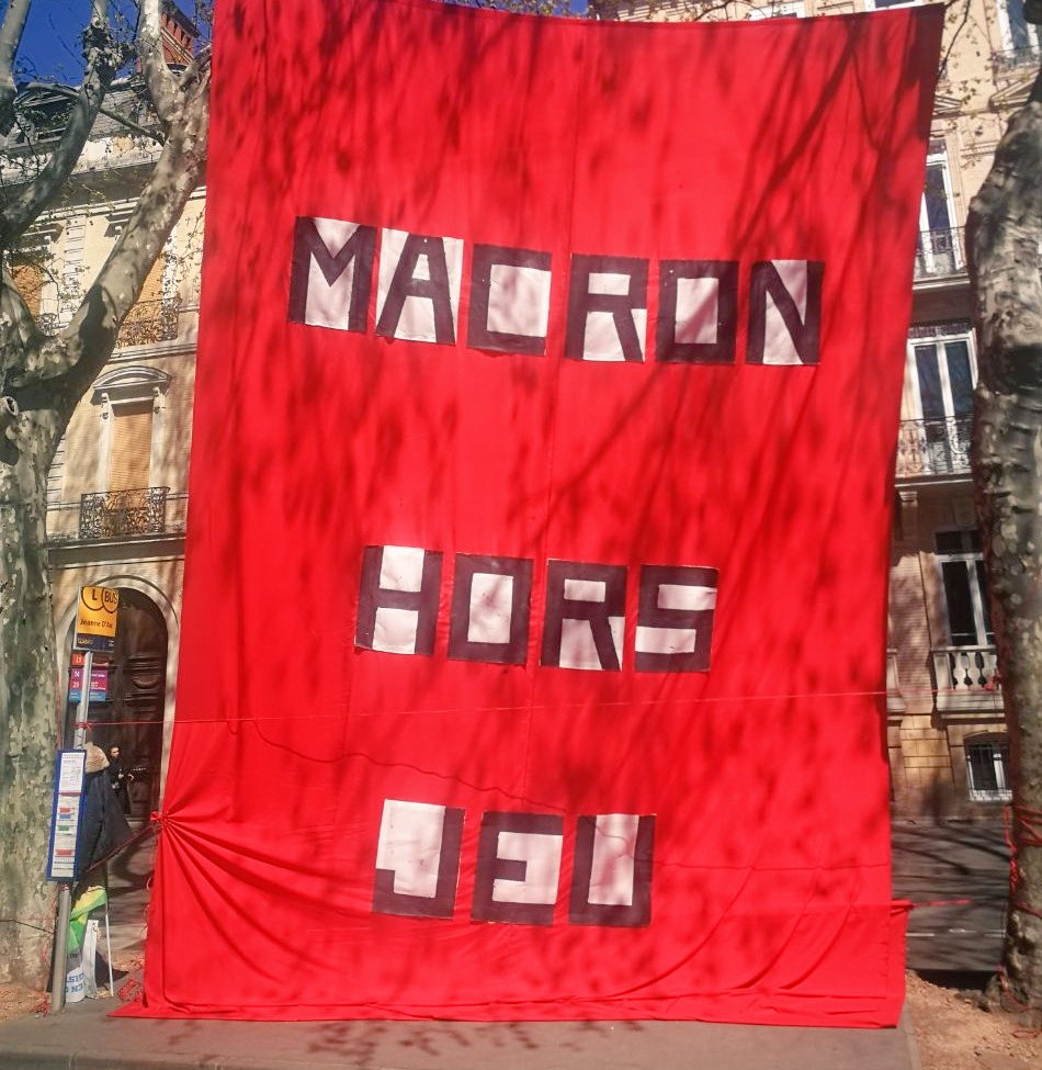 2 rdv à diffuser #Toulouse :
➡️ rdv à 9h45 pour la manif à la sortie de métro  St-Cyprien (rd-point) en vue d'une action-manif 'ballon rouge' 🔴
➡️ AG de On Arrête Tout Toulouse, à 19h ce jeudi 13/04 à la Rescousse (se tenir alerte sur l'adresse du lieu d'ici là)
#greve13avril