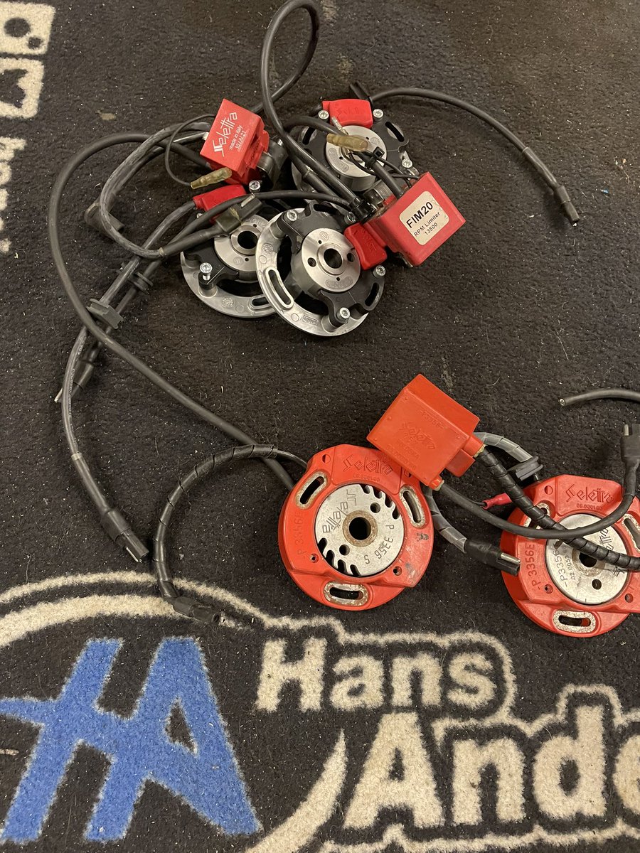 Sellectra ignitions.

3 IGNITION ROTOR &amp; STATOR. (Almost new as changed for PVLs). 
2 coils, 1 Rev limited and one not. 

2 red ignition rotor &amp; stator. 
1 coil. 

Hit me up if anybody could find these useful 😉