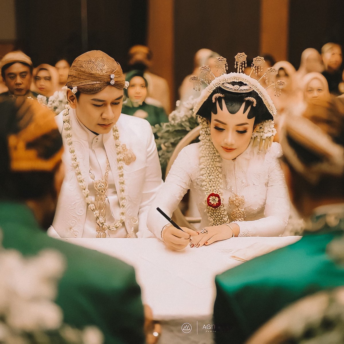 HarperJogja's tweet photo. Book your dream wedding with us and enjoy a complimentary stay at our luxurious Harper Suite room for a night. For more info, please see our bio.
.
📸 by: @agitprimaswara.co
🗓️ by: @semilirplanner
#stayatarchipelago #stayatharper #eventsatarchipelago #eventsatharper #harperjogja https://t.co/OvMycBt18n
