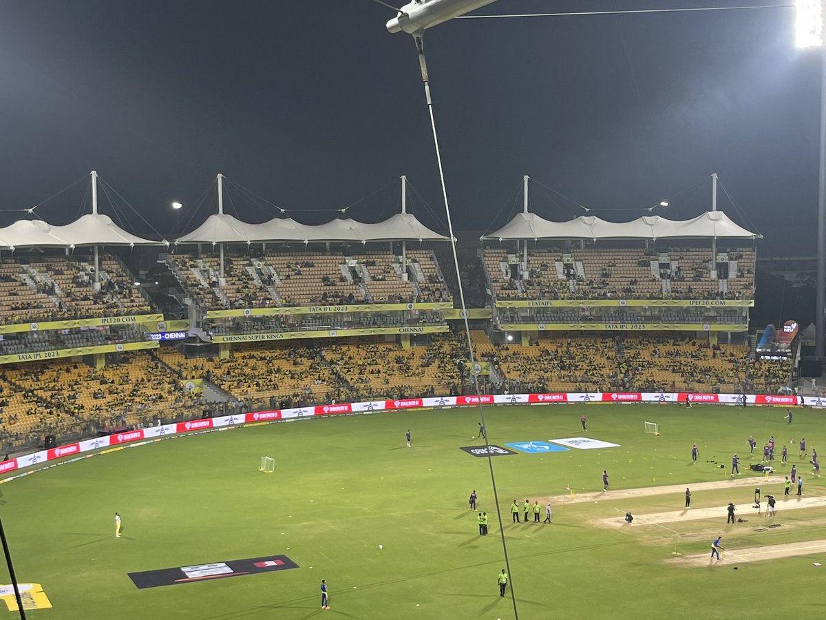 vijaymsd11's tweet photo. Empty stands at 6.41 PM @chepauk
#csk
#ipltickets
#fairplaytofansplease
#chepauk
#MACstadium https://t.co/mEEokIXWQ2