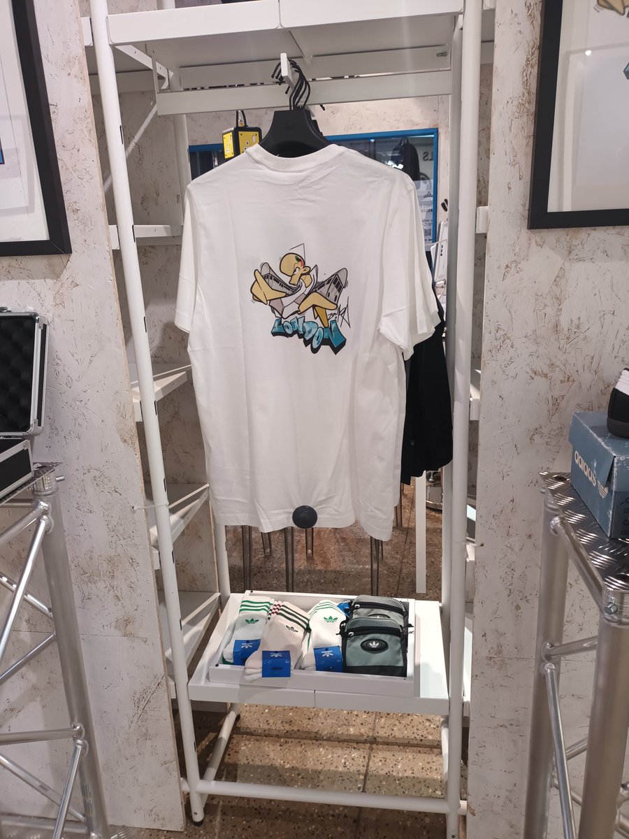 Gm 😊 I'm back peeps..little collab with <a href="/adidasUK/">adidas UK</a>  oxford street store