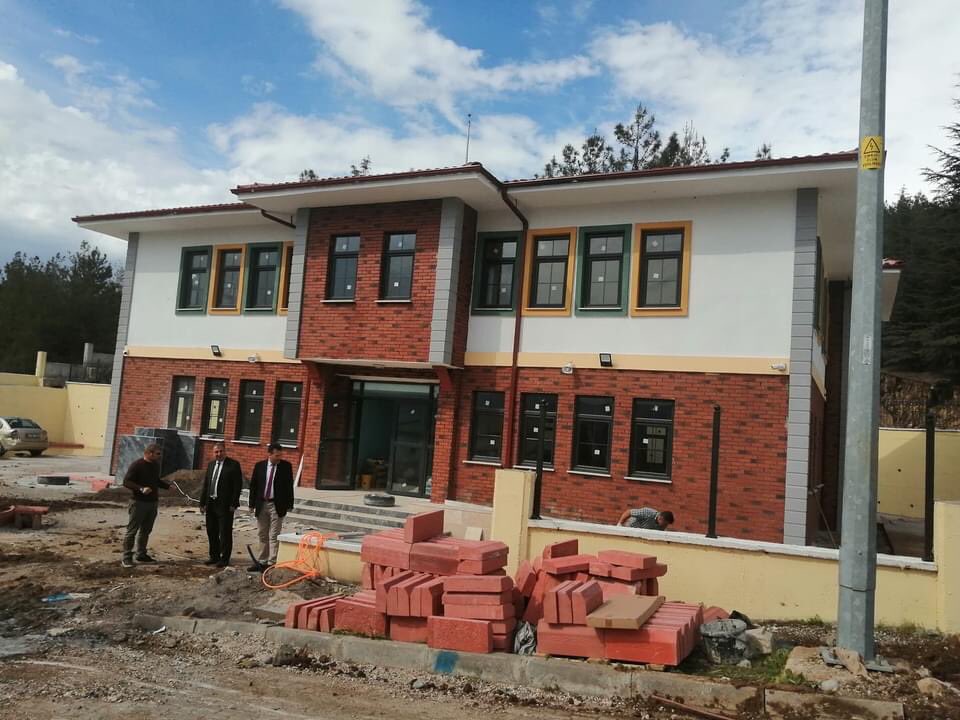 MemNiksar's tweet photo. İlçe Milli Eğitim Müdürümüz Sayın Hasan Şerifler, Niksar İlçemizde yapımı devam eden Büyükata İlkokulu, Yavuz Selim İlkokulu, Özel Eğitim Anaokulu, TOBB İlkokulu ve Hastane bölgesindeki Anaokulu inşaatlarında incelemelerde bulundu.
@ahmetozdemirmem 
@tcmeb https://t.co/dT612qx2yD