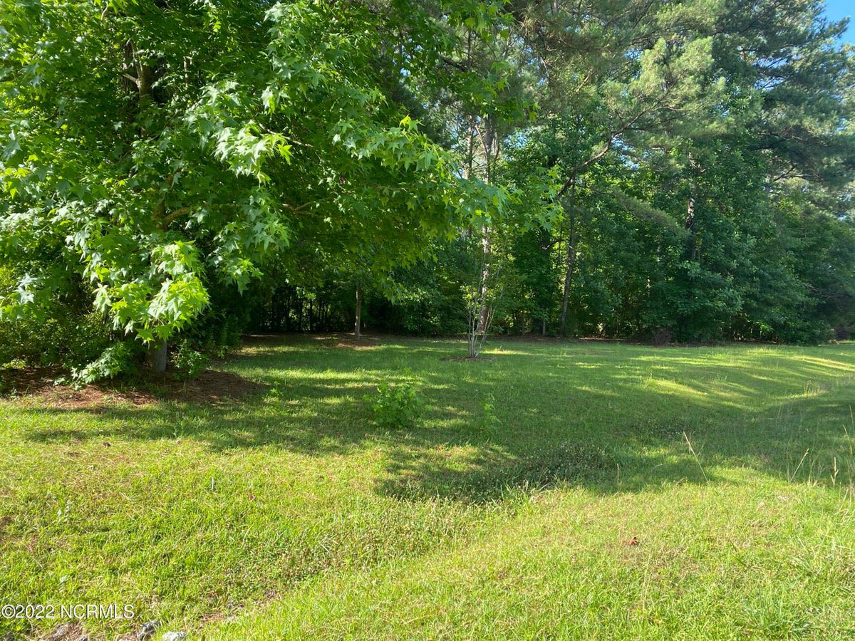 Harrison_Dorn's tweet photo. Beautiful wooded corner lot in Hinson Farms with over 500' of road frontage! Make it yours today! #HarrisonDorn #246CountrySquireLane #175k #Land #JacksonvilleNC https://t.co/C6nC3oxnLN