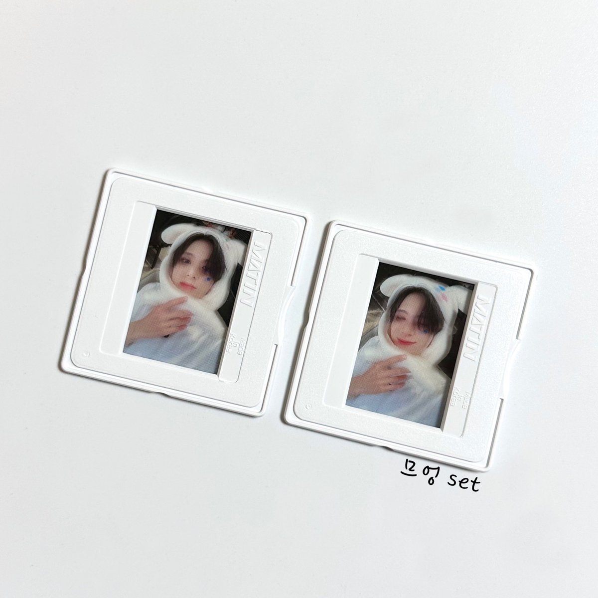 2c813__'s tweet photo. 🎂 𝙃𝘼𝙋𝙋𝙔 𝙅𝙀𝙉𝙊 𝘿𝘼𝙔 🎂

4.23 제노 생일을 맞이하여 개인제작한 제노 필름 키링 세트를 나눔합니다🩵
4+2+3 = 9 
#RT 해주신 분들 중 아홉분 께 3종 중 랜덤 1set을 보내드립니당 .◜◡◝ 

🤍 종류랜덤 (므엉젠/데이즈드젠/밀라노젠)
🤍 제노버블 23일 이상
🤍 배송비 부담 가능하신분🫶 https://t.co/xEiKYuyFIY