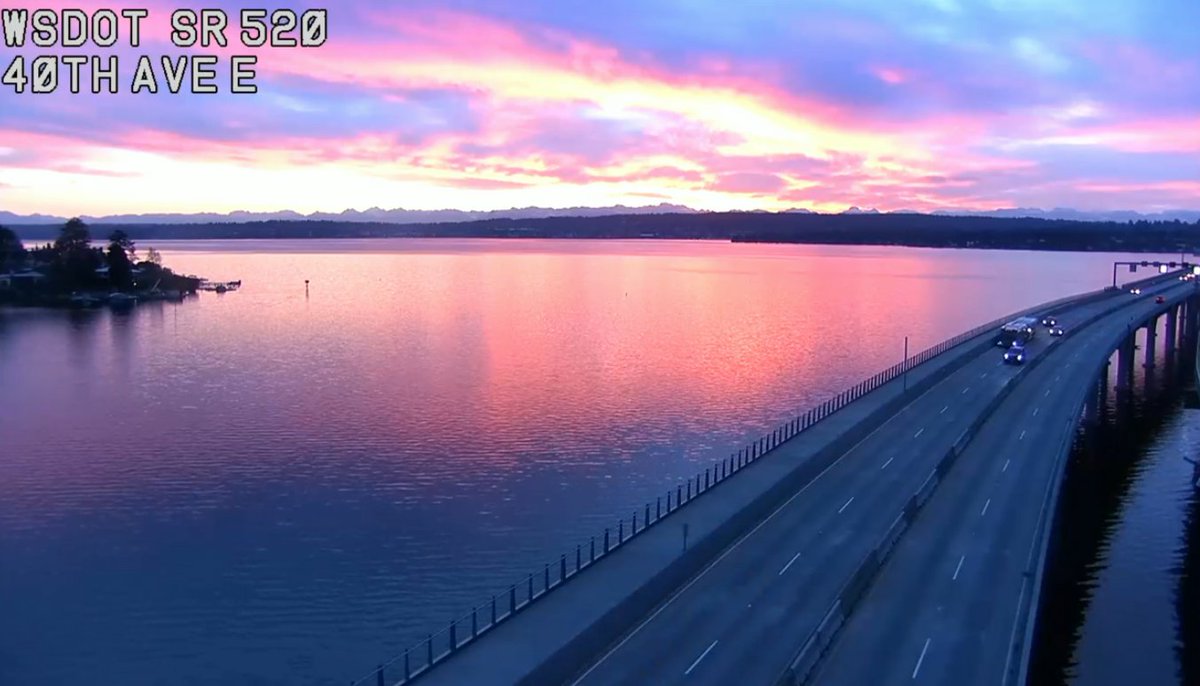 tyrahmajors's tweet image. Ok...we are being spoiled this morning in #WesternWashington! @wsdot_520 over Lake Washington in all its glory😍🌤️

@komonews #KOMONews