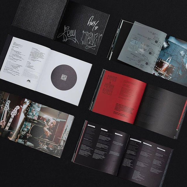 CarajoPy's tweet photo. 🗓 12 DE ABRIL DEL 2019
Hace 4 años CARAJO lanzaba "Basado En Hechos Reales" su 6to y último álbum de estudio.

¿Cual es tu canción favorita de este álbum que vino en formato libro documental fotográfico de 96 paginas? https://t.co/XLTXIlpucb