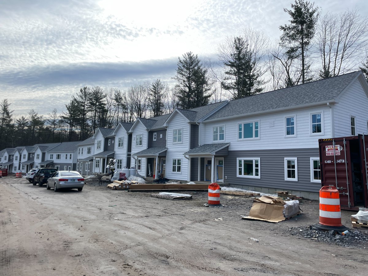 DakotaPartners_'s tweet photo. Siding work is underway at Woodland Village in Goffstown, NH!
To learn more, including leasing info, visit https://t.co/pcc2mSPlvU #DakotaDevelopments #CreatingHousingThatMatters #affordablehousing #LIHTC #PassiveHouse #PHIUS https://t.co/vp7ifvH9lH