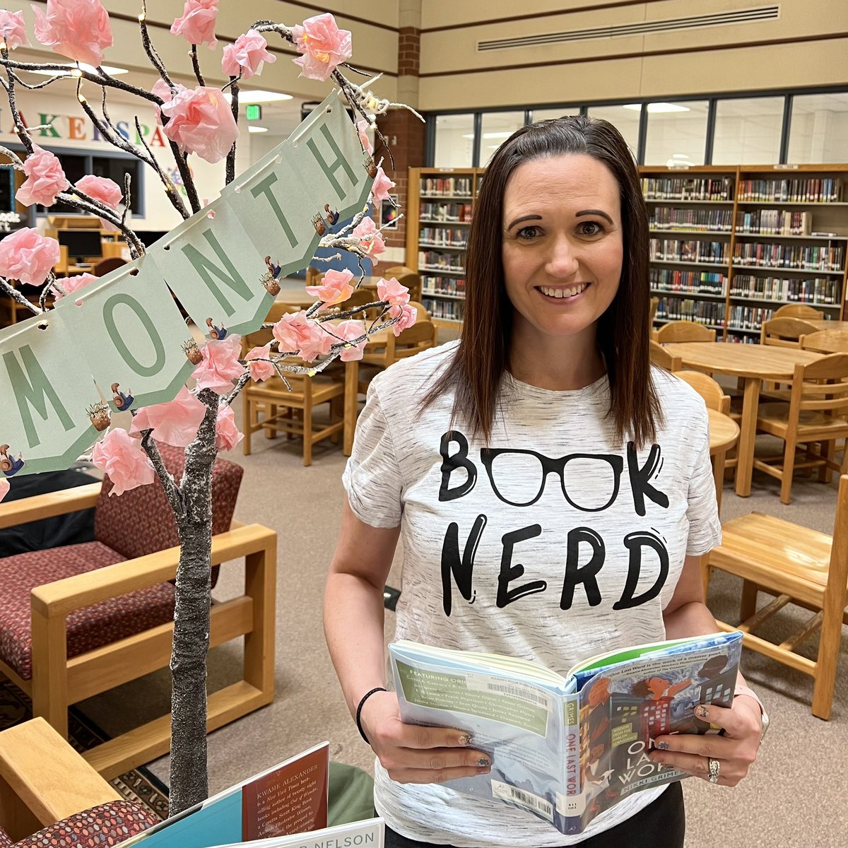 batelkasbooks's tweet photo. Since we were on Spring Break for National School Librarian Day, #hcpsslms decided to flood social media with our library spirit today! Book Nerd and proud of it! #emmsmediacenter #emms_pride @hcpss_emms #librarythreads #bookdropdrip #CelebrateHCPSS @hcpsslibmed https://t.co/zmks5Mg4lX