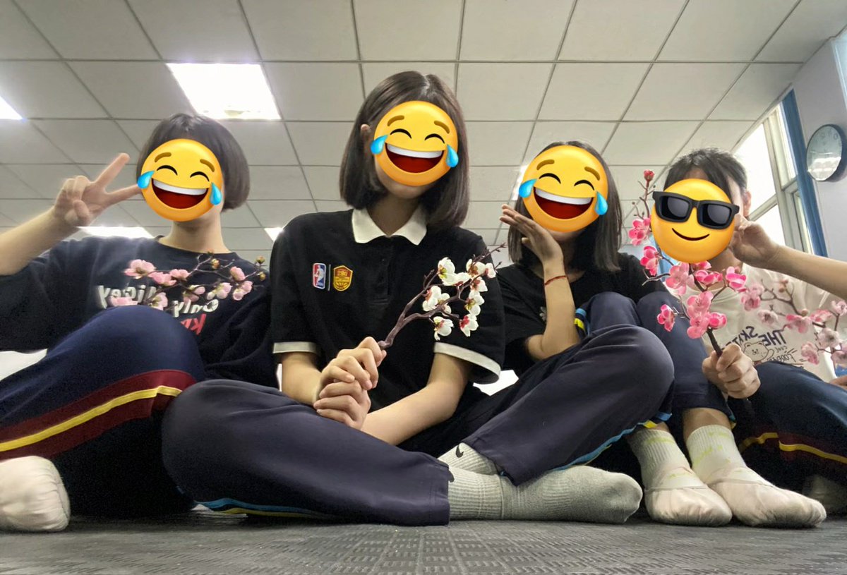 4号和5号都在呀，臭袜子都已经准备好了，想不想把四双脚四双袜子闻遍