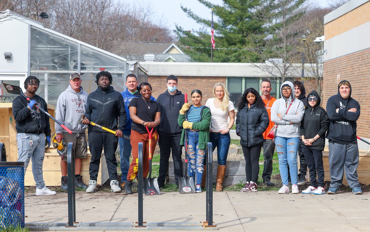 Sheldon Cox tweet media