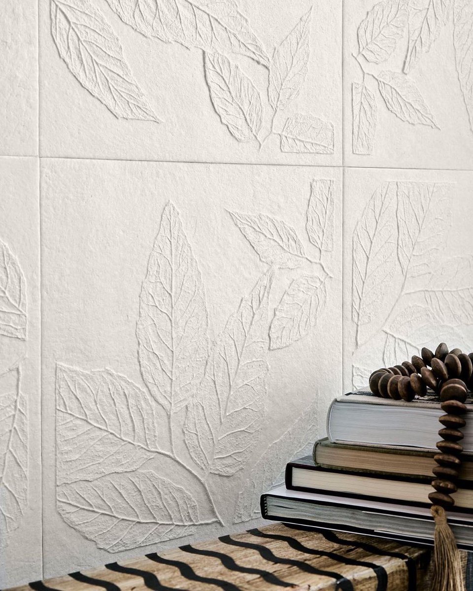 AltfieldLondon's tweet photo. W A L L P A P E R W E D N E S D A Y
Weitzner’s Spring 2023 Wallcovering collection, Forrest Bathing, introduces new paper tile designs!
Meet Leaflet, a delicate nature-inspired all over leaf pattern
#wallpaperwednesday #weitzner #availableataltfield https://t.co/wJ4sxUdybN