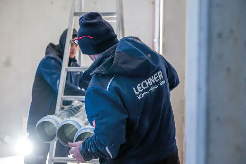 handwerksblatt's tweet photo. #Berufskleidung: Gerade im #Handwerk &amp; in Teilen der Industrie achten Profis stark auf coole #Optik, stretchiges Gewebe, orientieren sich am #Freizeitlook &amp; mögen es gerne #hochwertig. @StraussWorkwear #mietservice #workwear #mittelstand #kmu https://t.co/mXyS69rnGD Foto: © DBL https://t.co/eg5WBDSD28