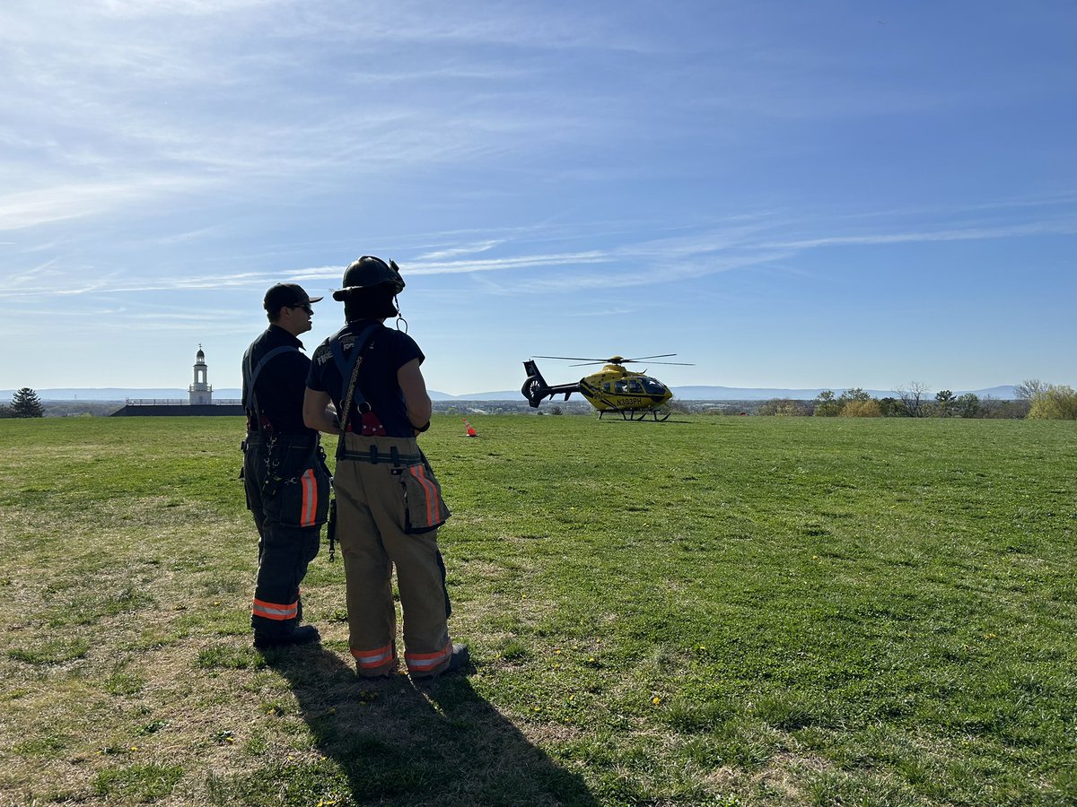 WFRDva's tweet photo. Wagon 4 and AirCare 4- Front Royal, VA set up a LZ (Landing Zone) for the Handley High School EMT students. The students were able to speak with the flight crew and the wagon crew about how both organizations work together to help patients.
#WFRD #CityOfWinchester #FlightMedic https://t.co/XYzgWZzw3N