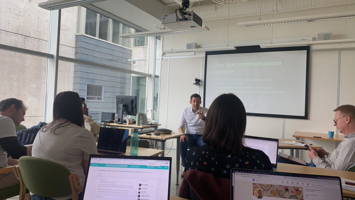 ChristineDr's tweet photo. Interested in improving your science communication? Great workshop with Julius Wesche today 🌟 #uib #iba https://t.co/sJLPBzZpv0