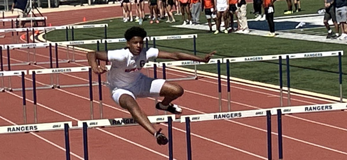 trevorshort24's tweet image. District Varsity Track meet today…Hurdles…Ready to compete! #RepTheB
