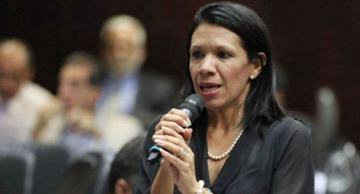 eldiario's tweet photo. #12Abr | La dirigente opositora @MariMagallanesC afirmó que Tibisay Lucena fue una de las mujeres que, desde el poder, "le quitó la esperanza a los venezolanos de vivir en un país libre y democrático".

Amplía los detalles 👉 https://t.co/odN68iR0NV https://t.co/956NvZSTJW
