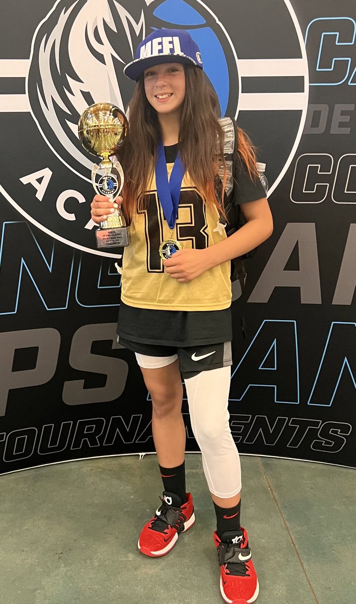 Captivating the court with her exceptional skills, synergistic G 2029 Gabrielle Davenport (TX) is a force to be reckoned with. This phenom at Scott Johnson Middle School boasts a killer jumper, nasty ball handle and commanding presence that sets her apart. MiddleSchoolElite.com