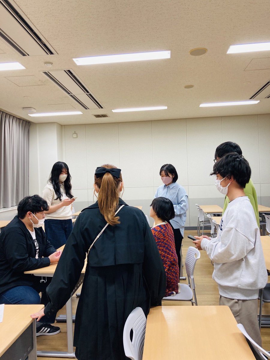 ESS_kangai's tweet photo. 各セクション沢山の体験入部ありがとうございました！！
また今週金曜日の18:30からやってるのでお待ちしております！！
まだ今年度一回目なので留学生や部員が少なかったですが各自留学から戻ってきたりと留学生も部員も増えていくと思います！！
#関西外大
#春から関西外大
#関西外大ess https://t.co/4lSfWXBJCy