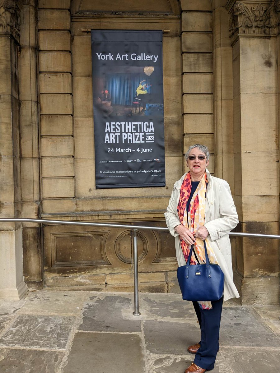 BeaLast's tweet photo. Wonderful that visitors to @YorkArtGallery are sharing their photos with me of #TheRedBags Sculptural Drawing. Keep them coming! A few casualties I see. That's life. #CreativeProcess ongoing. @AestheticaMag until june 4. #stevewarburton https://t.co/SFr9GJQg8w