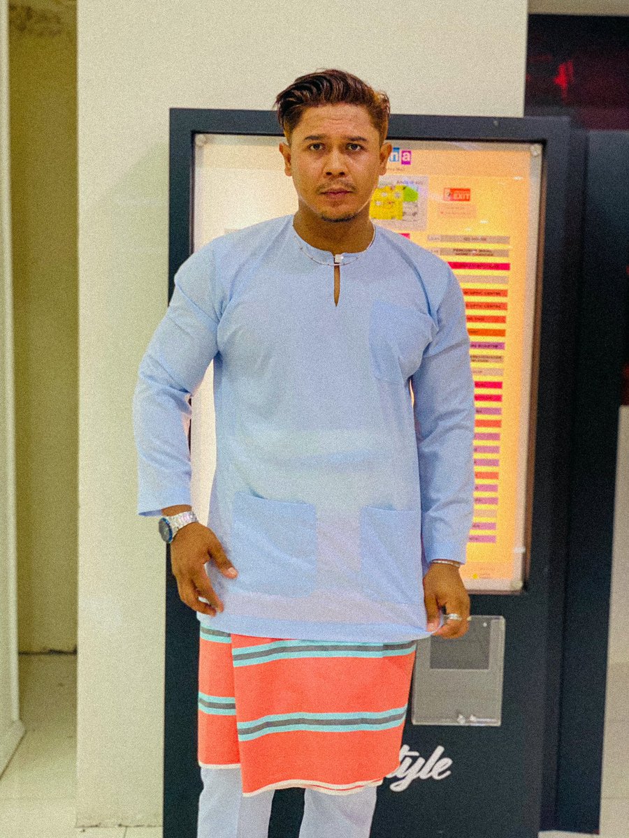 AmeerulAsyraf's tweet photo. Dah beli baju raya ke ? 🥶 #10MalamTerakhir https://t.co/8WQwsb2rWd