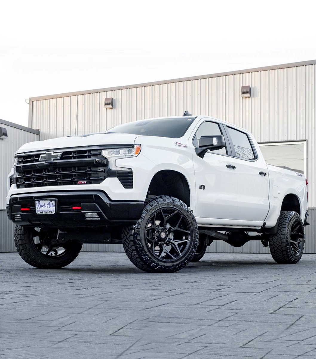 4PlayWheels's tweet photo. Super clean Silverado by @krietzcustoms on 22x12 4P06's with a 6" lift and 35x12.5x22 tires.
https://t.co/9a2JKDgyaF
#4playwheels #liftedtrucks #chevytrucks #silverado #chevroletsilverado #silverado1500 #4p06 #22inchwheels #krietzauto #krietzcustoms https://t.co/VCvxx3bbb9