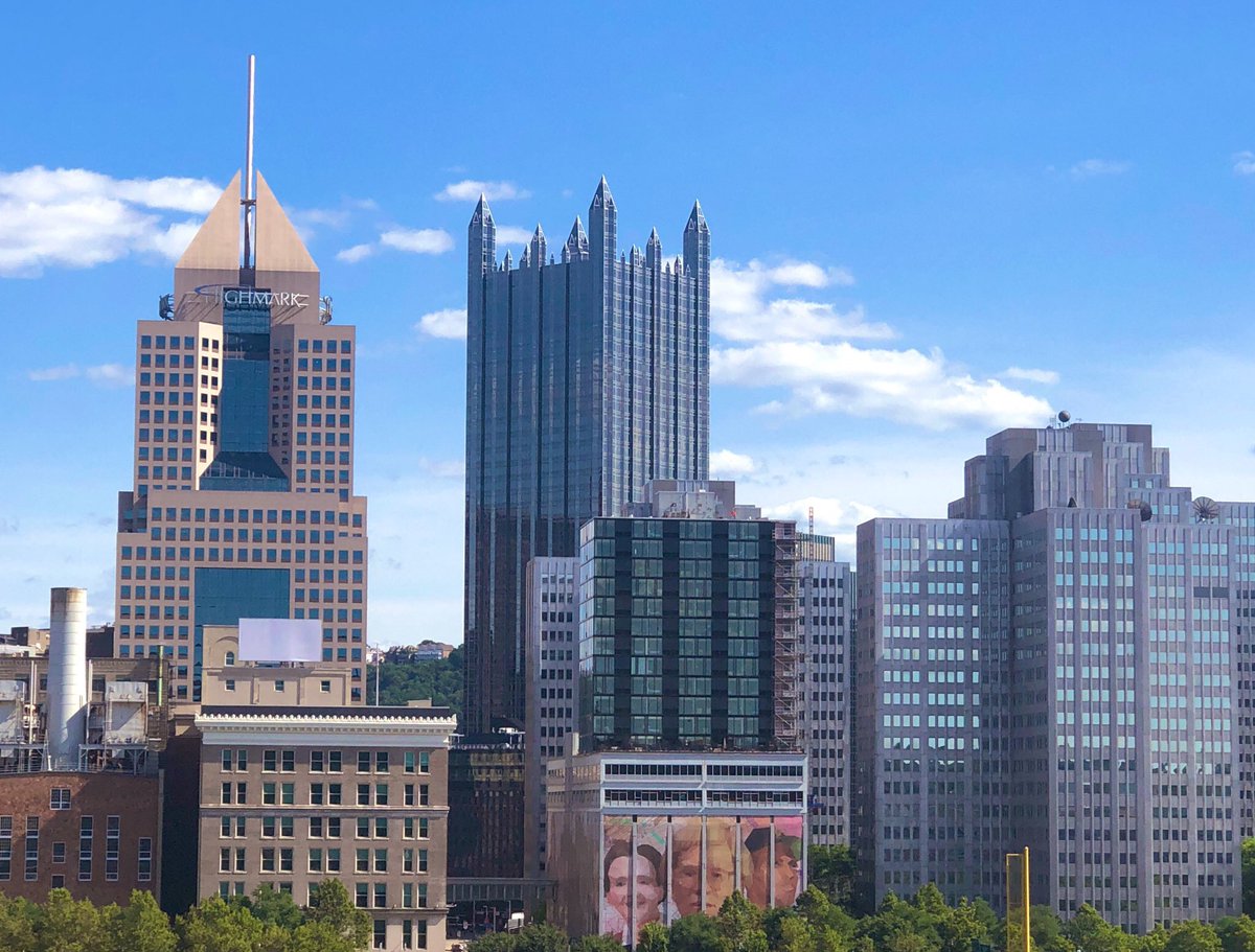 bstretavski's tweet photo. Happy #412Day, Pittsburgh! 🖤💛 https://t.co/jkd9PTDUAW