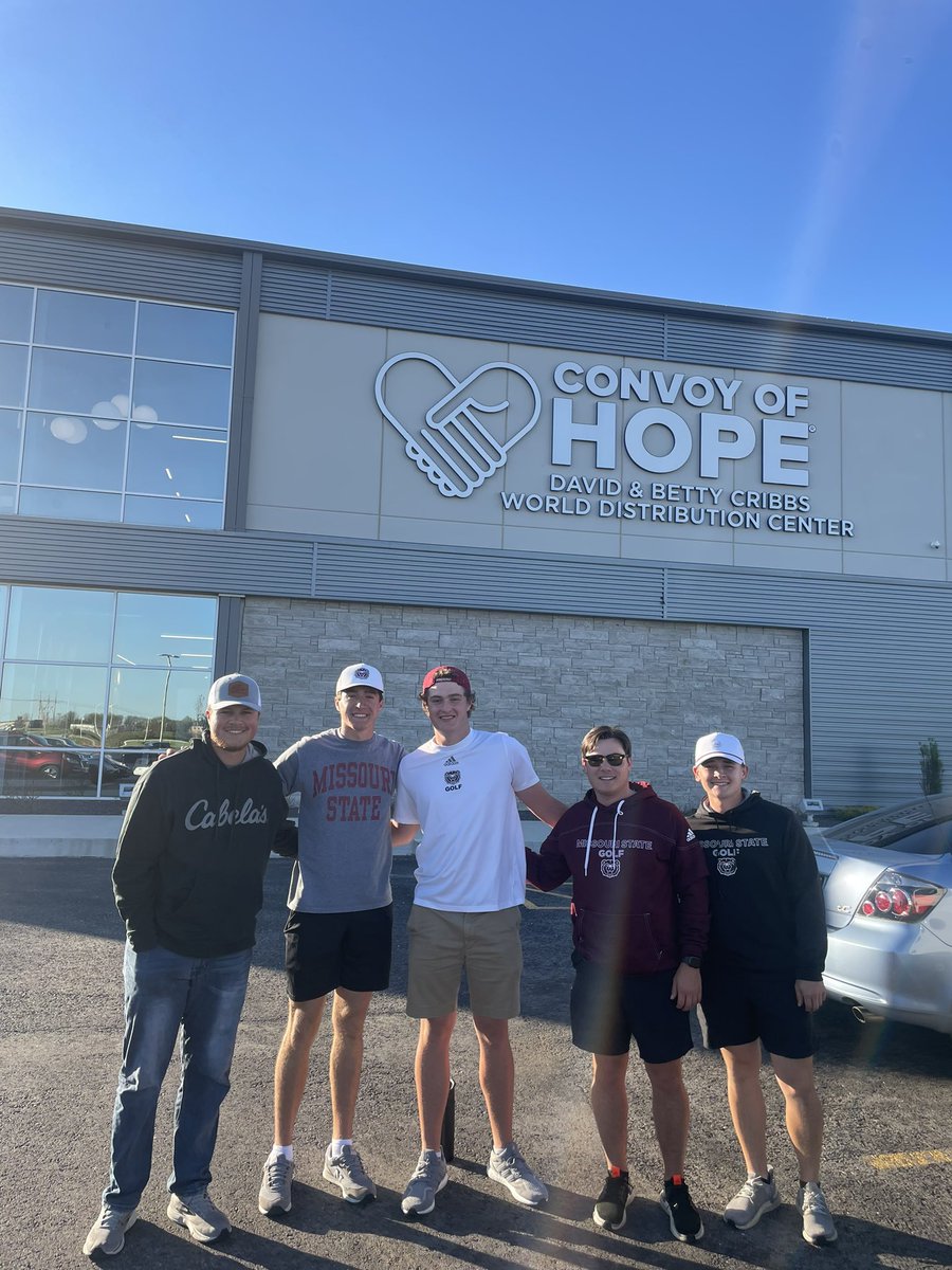 The guys helped do some packaging last night at <a href="/ConvoyofHope/">Convoy of Hope</a> Great job by <a href="/CarterAnthonyL1/">Carter Anthony Lee</a> and <a href="/lavalyeet/">Jp</a> for organizing!

#MSU🐻⛳️