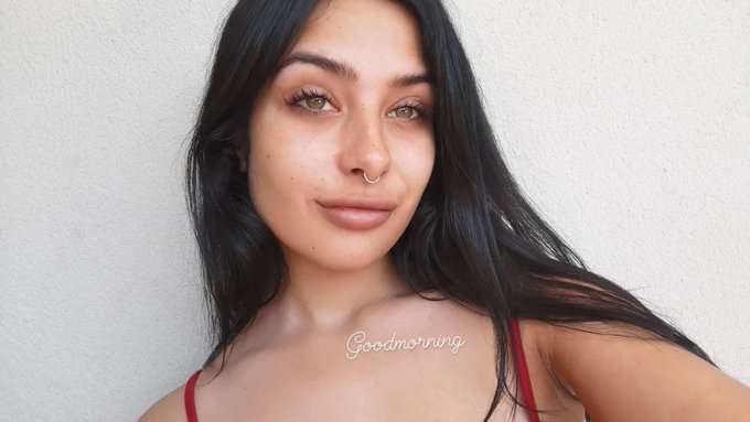 Good day💚 https://t.co/kMrSttKGPX