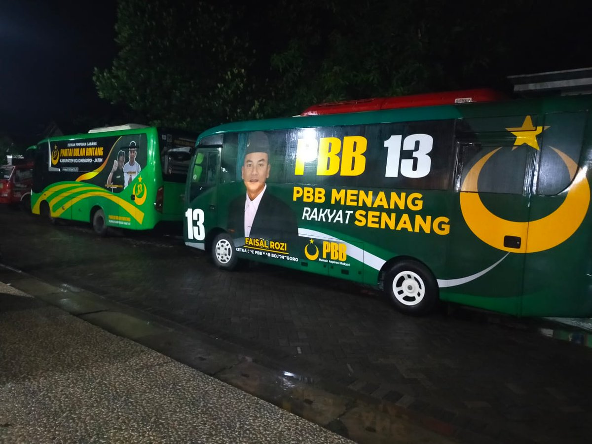 Bersiap menyambut pemilu, DPC PBB Bojonegoro Jatim Branding BUS dan Mobil  <a href="/OfficialDPP_PBB/">Partai Bulan Bintang</a> <a href="/Yusrilihza_Mhd/">Yusril Ihza Mahendra</a>