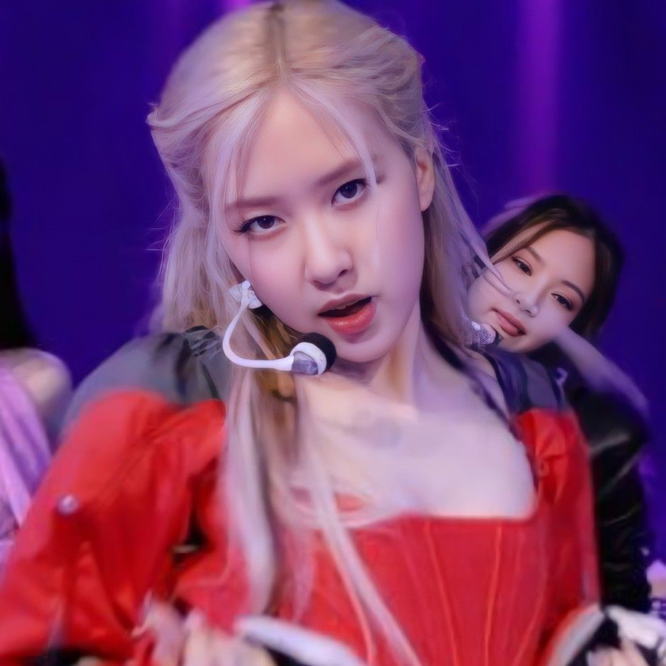 jisoomysky's tweet photo. Se sabe que Rosé perfect es talentosa, hermosa, toda una Diosa divina, inteligente y llena de alegría, lo mejor es que ya estamos a días de verla en Coachella devorando el escenario ❤️

Rosé coachella
Rosé collab
Rosé concert
Rosé cool
Rosé dancing
Rosé divine
Rosé doll https://t.co/ZL2xi79IgM