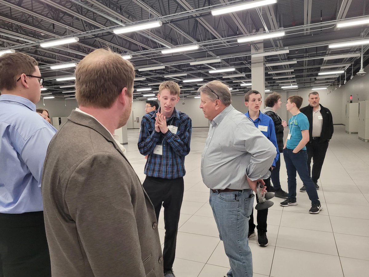 IowaCommNetwork's tweet image. A BIG thank you 👏 to @Lightedge for an extensive tour of their datacenter to wrap up the school year for our #IowaSYBAC students. Everyone enjoyed the security focus and datacenter components. #UniteIowaTech