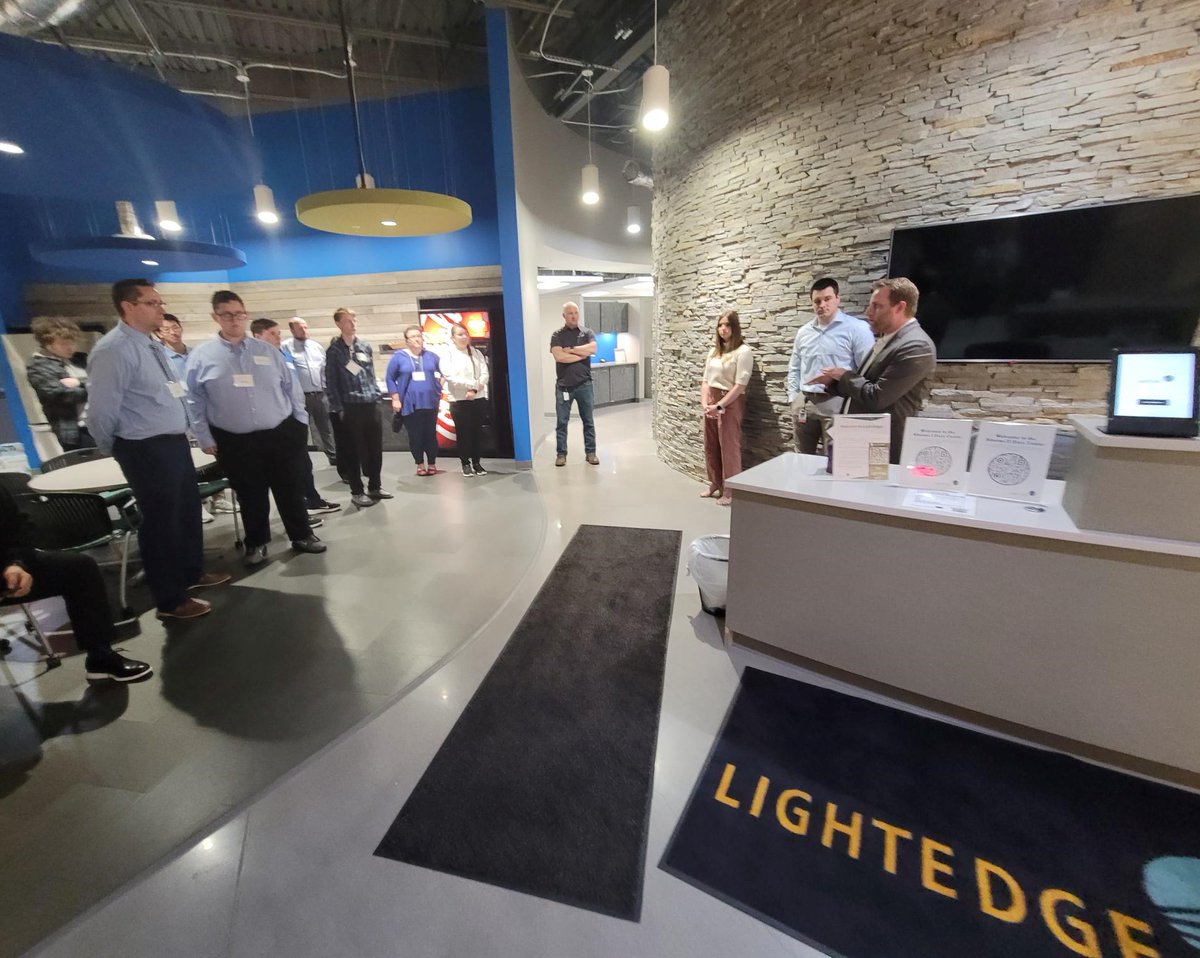 IowaCommNetwork's tweet image. A BIG thank you 👏 to @Lightedge for an extensive tour of their datacenter to wrap up the school year for our #IowaSYBAC students. Everyone enjoyed the security focus and datacenter components. #UniteIowaTech