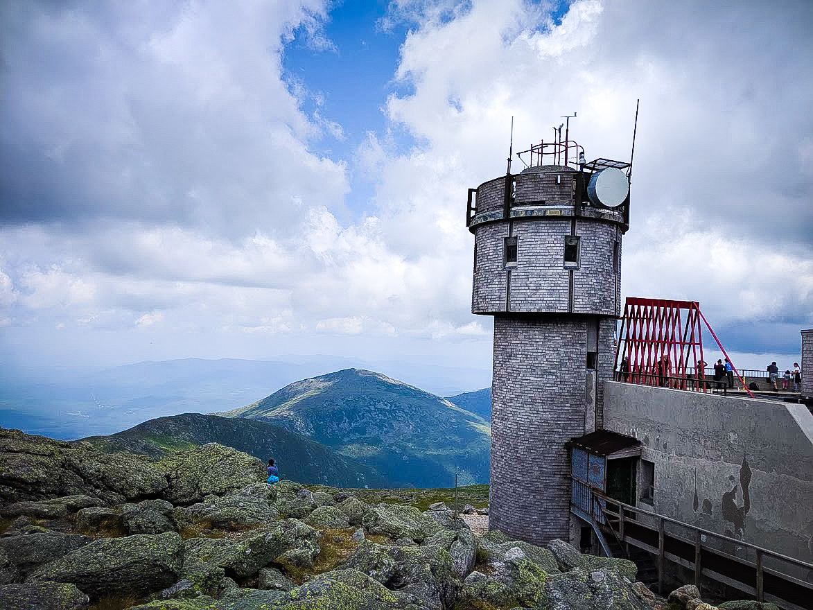 whitemts's tweet photo. It's fitting that it would be windy today, as we're celebrating Big Wind Day! This national day commemorates when the Mount Washington Observatory measured the highest natural wind gust ever recorded on April 12, 1934. That wind gust was a whopping 231 mph. 😲 #NationalBigWindDay https://t.co/QoPXFIGFg8