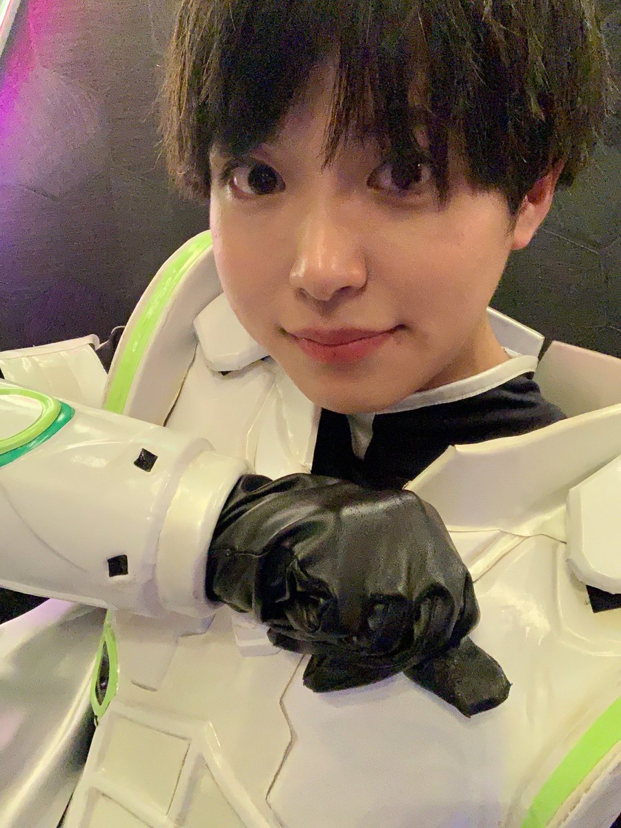 ninosuke0424's tweet photo. 本日は『MODIS渋谷店』さんにて
#特撮Boyz フリーライブへお越し頂きありがとうございました🌈✨

後ろまで沢山の方々が来てくださり熱い45分ライブになりました🔥🔥

これからも沢山元気届けます‼️

そして誕生日のお花ありがとう💐 https://t.co/kDOVUQJ6mS
