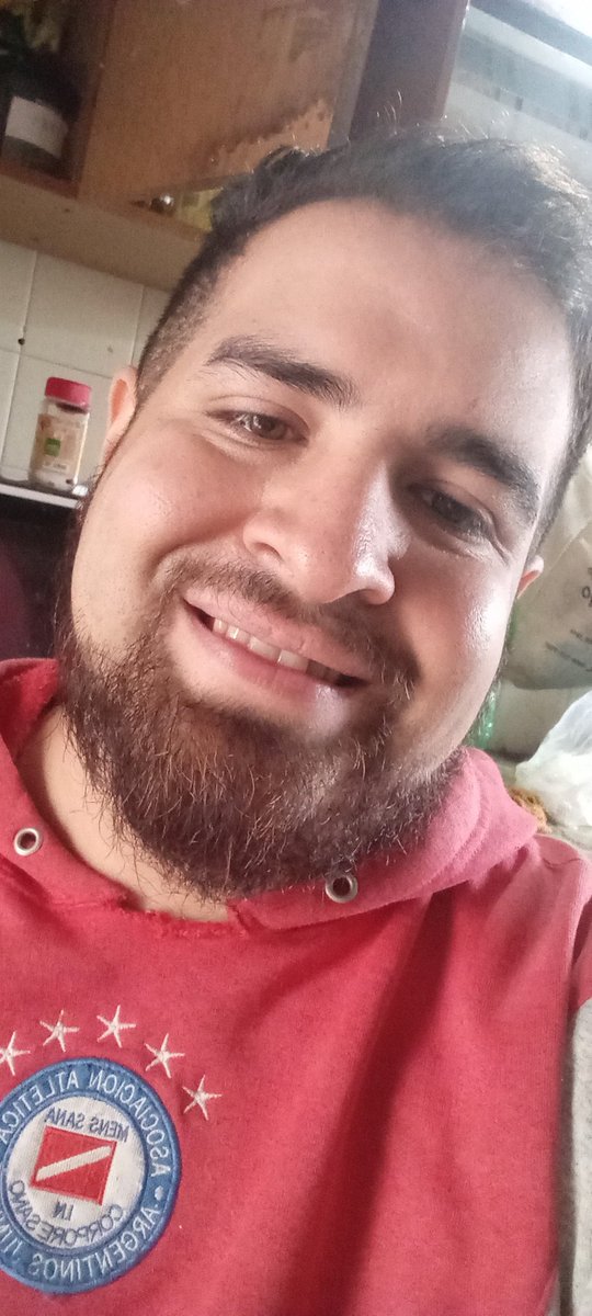 pazsixtos's tweet photo. #NadieDiceNada sonrisa falsaaa https://t.co/olM3Gs6BRY