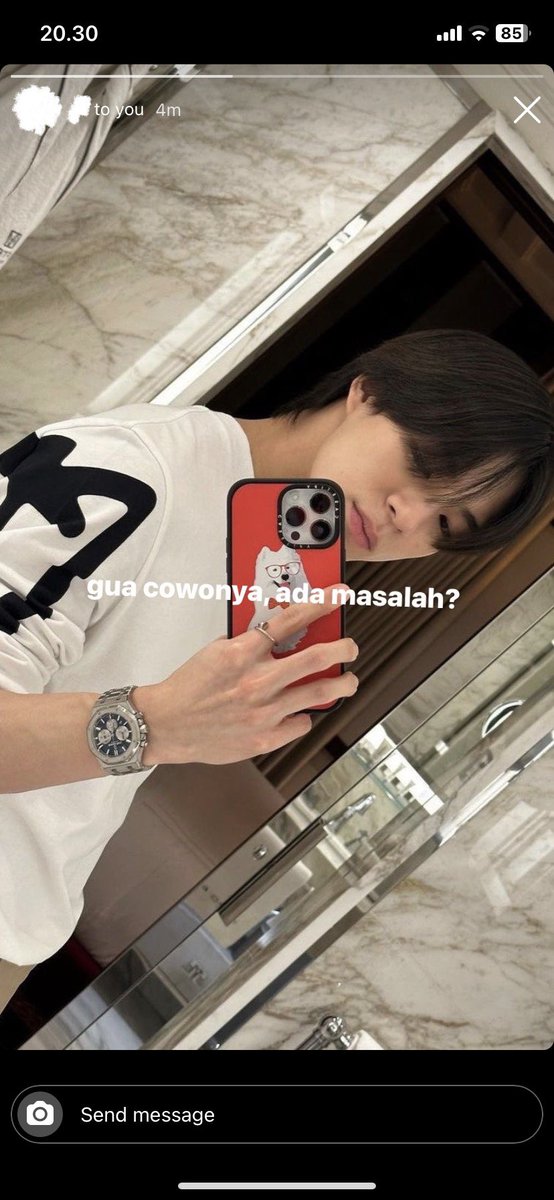 liunotes's tweet photo. resiko punya pacar cantik 😏👆🏻

—
jeno few tweet from SHAGARA DIRGA AU https://t.co/LbCr2MivvT