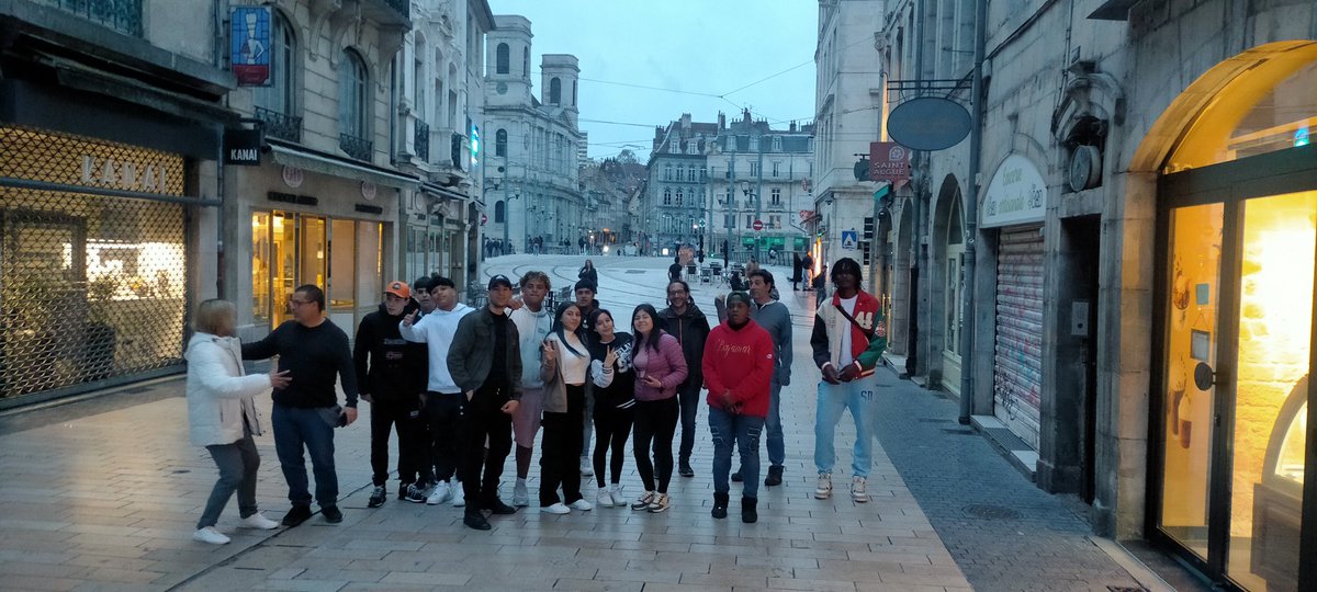 centrecruilla's tweet photo. Hem arribat a Stuttgart amb joves del PFI per fer un intercanvi amb joves de Kinder- und Jugendhaus Fasanenhof. @consorciedubcn
@gencat @Bcn_NouBarris @educaciocat @SalesiansSJordi https://t.co/QuiE8WCpLn