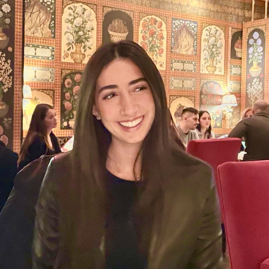 SoffiaWardy's tweet photo. I am so incredibly proud of my beautiful niece, Gianna Rose Wardy. She is headed to Georgetown. What a tremendous accomplishment. It's the beginning of an incredible new chapter, and I know you will navigate it with passion, grace, and perseverance to achieve the extraordinary. https://t.co/WYNznZ10Wb