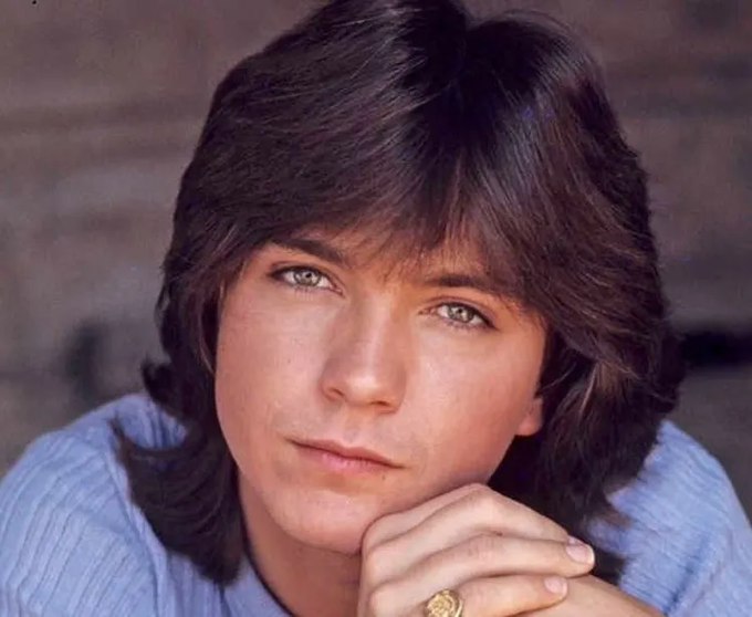 iShowTunes's tweet photo. Birthday Remembrance ~ #DavidCassidy (1950-2017)
An American Actor, Singer, Songwriter and Guitarist, best known for his Role as #KeithPartridge in the #70s Musical-Sitcom #ThePartridgeFamily. https://t.co/L0sDCOnSMv