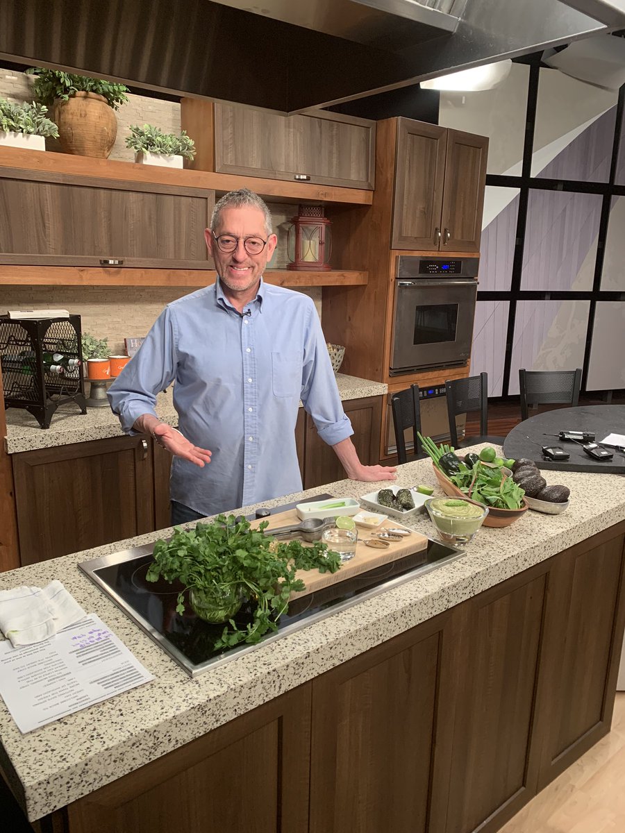 ChefMartinLopez's tweet image. Green it’s the word!
Tune in at 9:00 am and see this great recipe for Avocado Lime Dressing!
@News4GreatDay @KMOV  #GDSTL #ChefMartinLopez