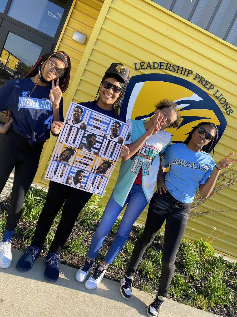 Cj8413's tweet photo. My scholars are READY @memgrizz @LeadPrepMemphis #BigMemphis #ileadmemphis #LPCS 🐻💙〽️ #GrizzliesSchoolSpiritDay https://t.co/l3vF9iVa3y