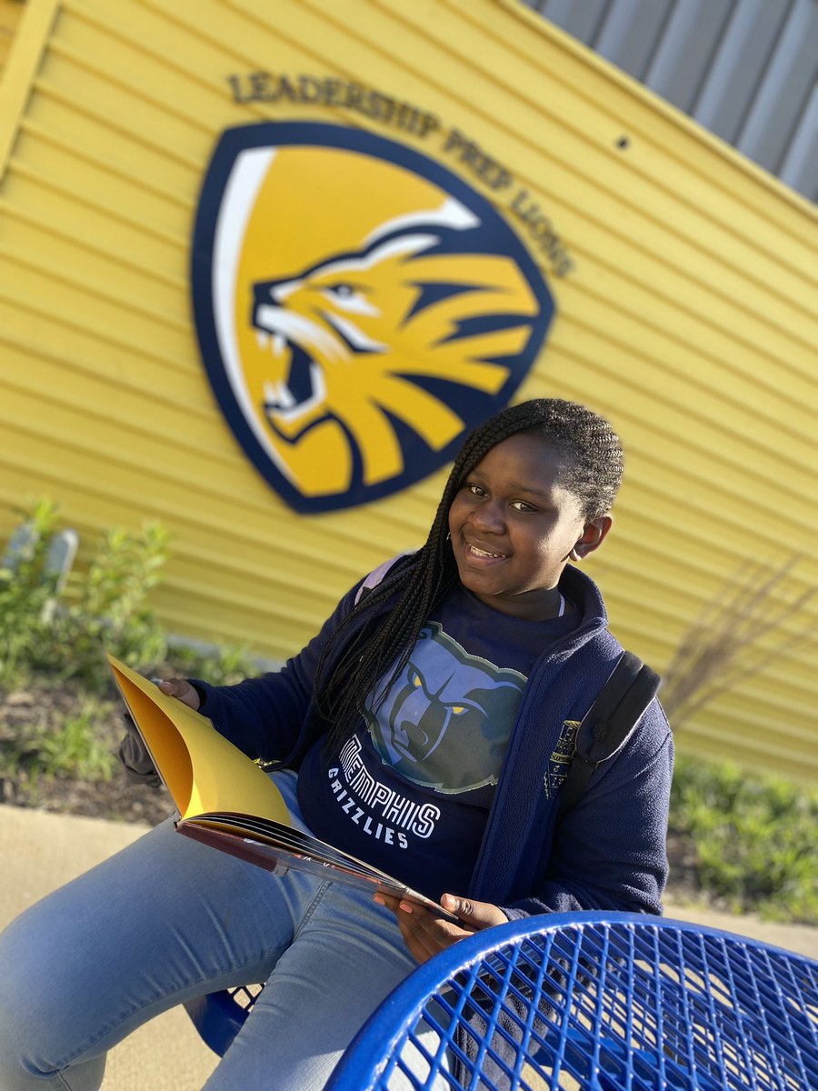 Cj8413's tweet photo. My scholars are READY @memgrizz @LeadPrepMemphis #BigMemphis #ileadmemphis #LPCS 🐻💙〽️ #GrizzliesSchoolSpiritDay https://t.co/l3vF9iVa3y